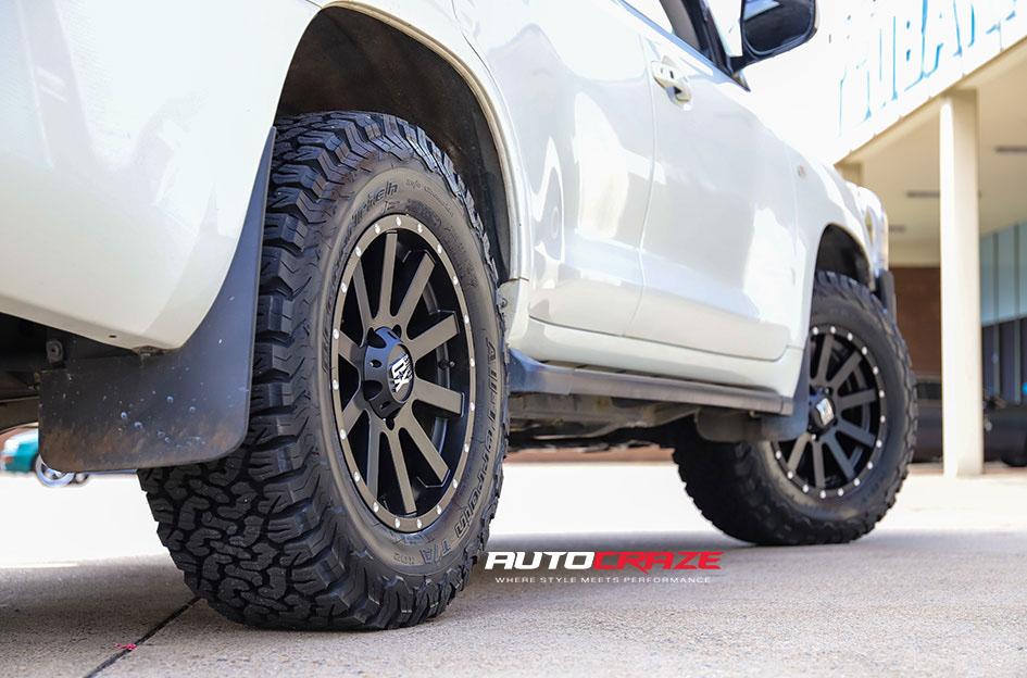 TOYOTA LANDCRUSIER HEIST SATIN BLACK